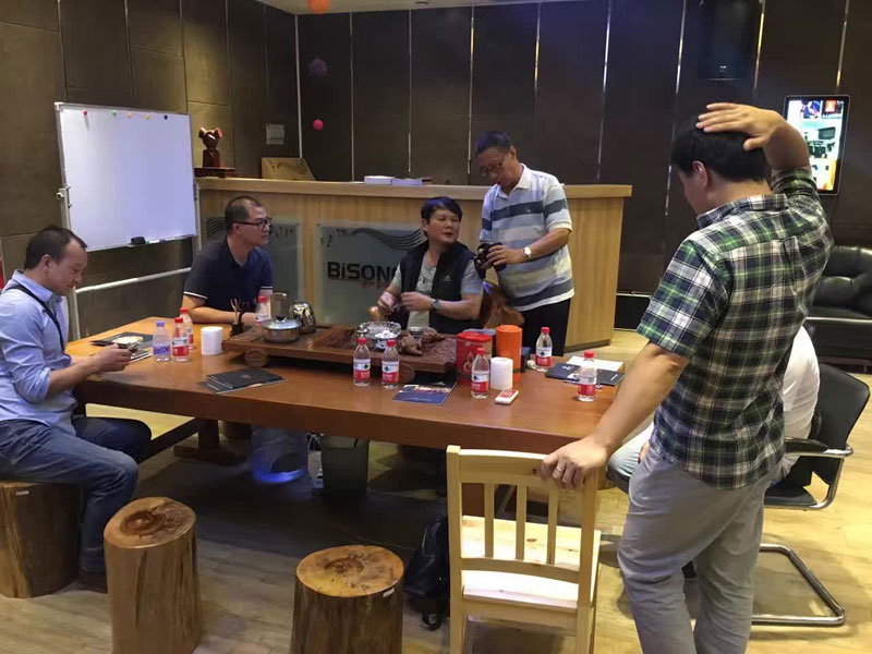  行业大咖齐聚银河集团9873com科技，体验英嘉尼智能影音系统 　