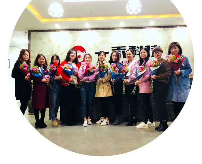 <b>银河集团9873com科技女神节发放公司福利</b>